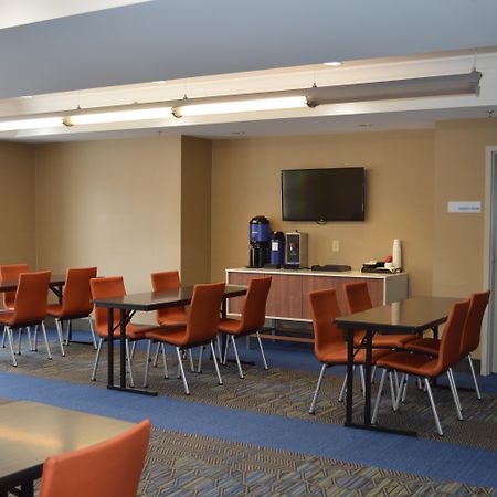 Holiday Inn Express Hotel & Suites Binghamton University-Vestal By Ihg Exterior foto